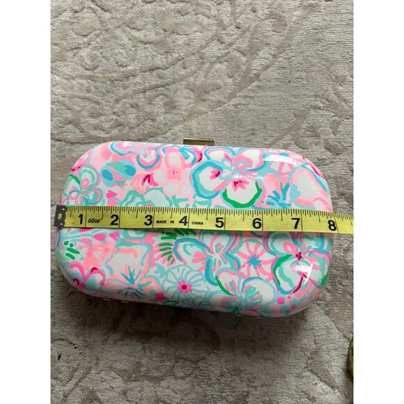 Lilly Pulitzer Lidia Minaudière Clutch Love Bug Print NEW NWT $128 - Picture 6 of 7